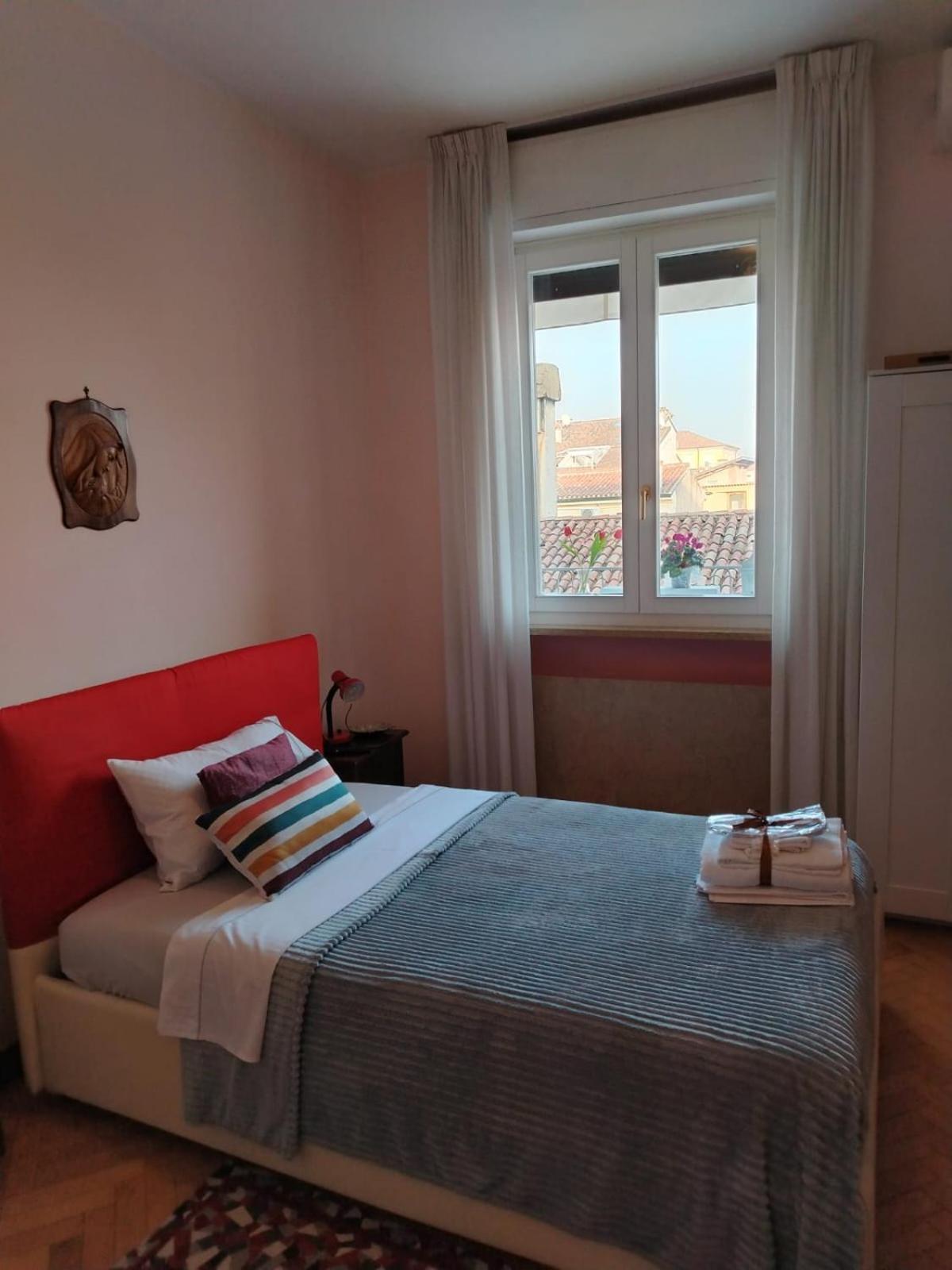 B&B Califano- 2 Leoni Vérone Extérieur photo